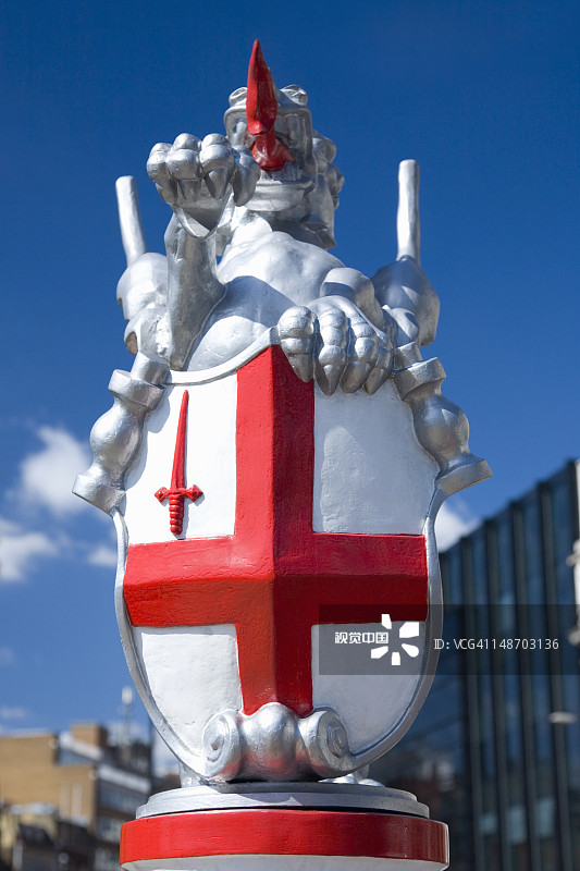 拜沃德街的伦敦城盾徽。图片素材