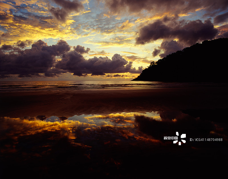 日落下的苦难角图片素材