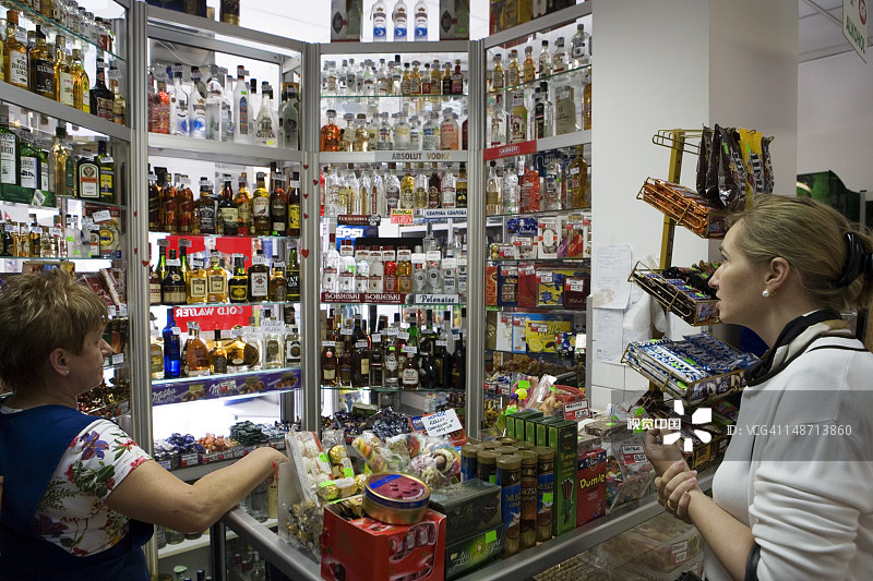 酒品店内部图片素材