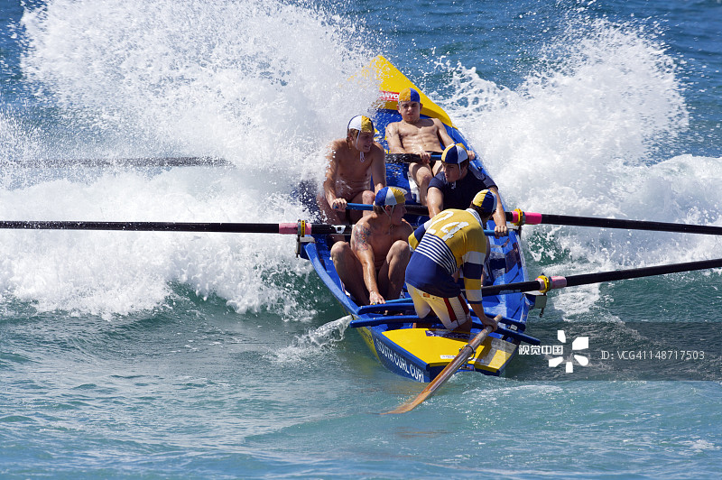比尔戈拉海滩的冲浪艇图片素材
