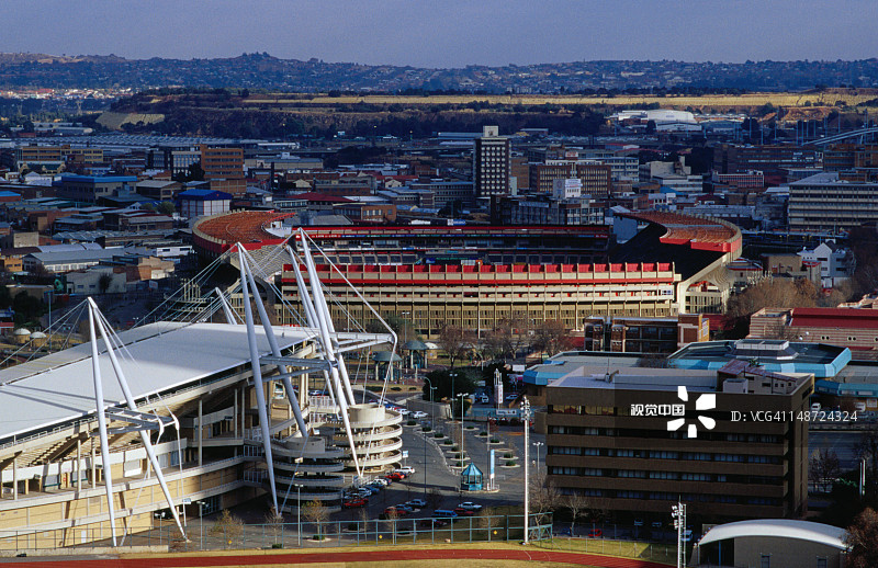 前景是约翰内斯堡体育场，背景是埃利斯公园图片素材