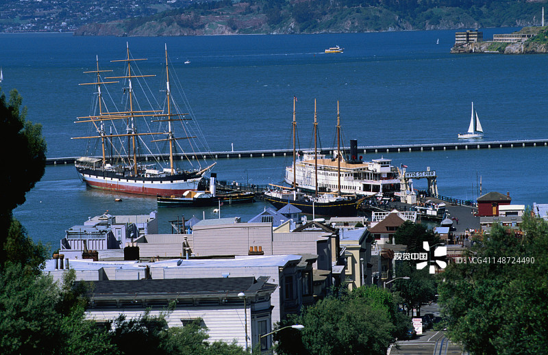 加利福尼亚州旧金山海德街码头的历史船只图片素材