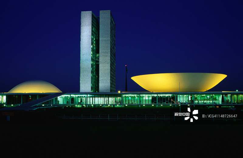 夜幕下的巴西国会大厦图片素材