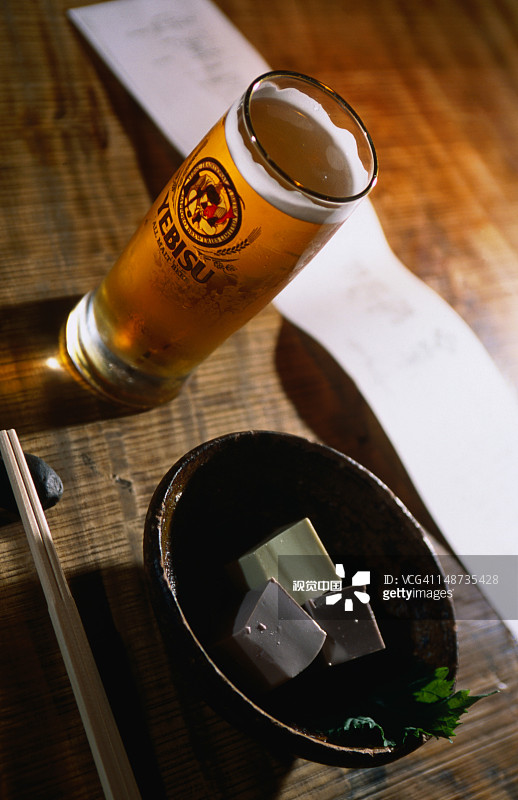 大阪西成区上等割烹料理店佑家提供的冷奴和啤酒图片素材