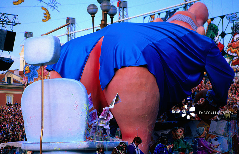 马塞纳广场的狂欢节游行花车图片素材