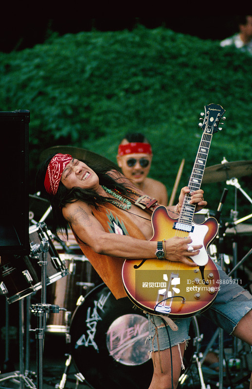 东京代代木公园的吉他独奏图片素材