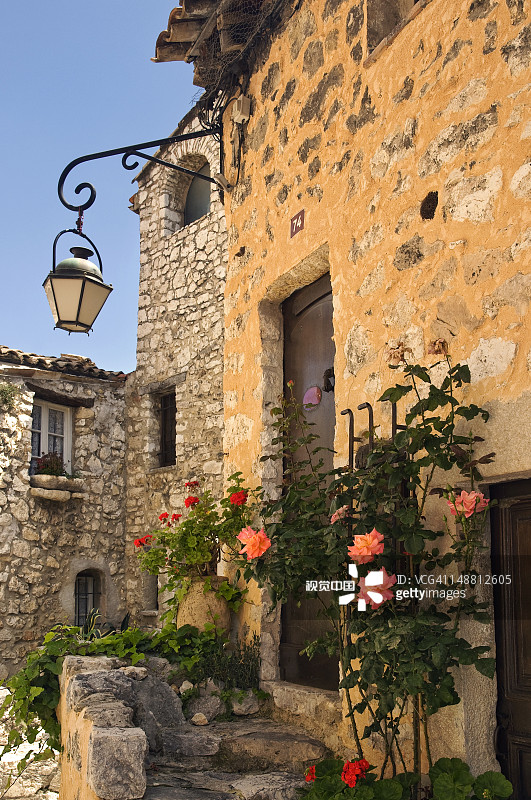 带玫瑰的古老建筑图片素材