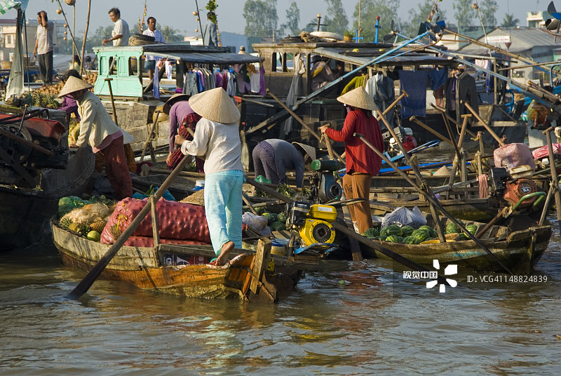 湄公河三角洲的水上市场图片素材