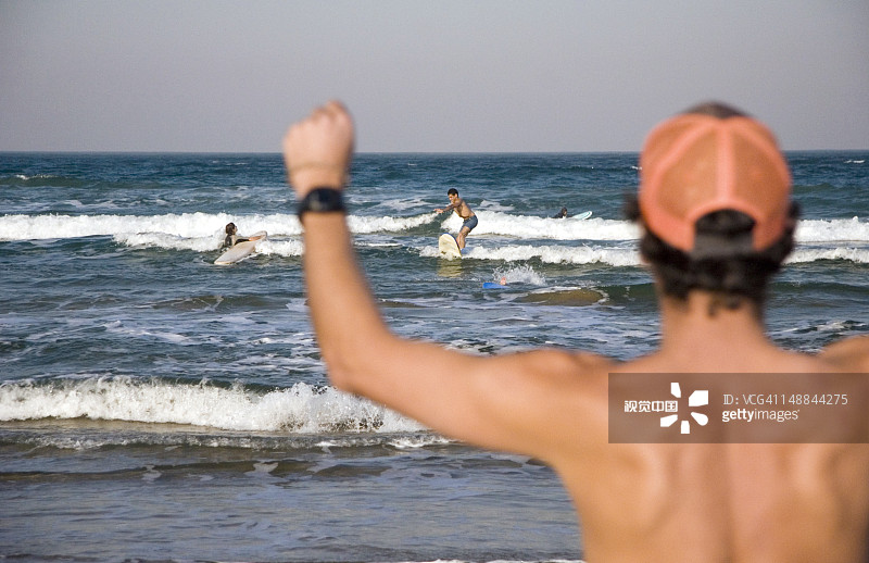 初学者冲浪图片素材