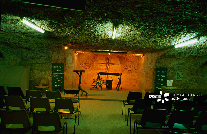 库伯佩迪的地下教堂：夏季地表温度超过50度，多数建筑位于地下图片素材