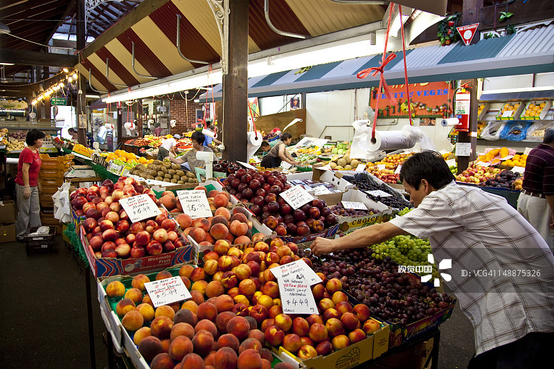 弗里曼特尔市场的水果蔬菜摊位图片素材