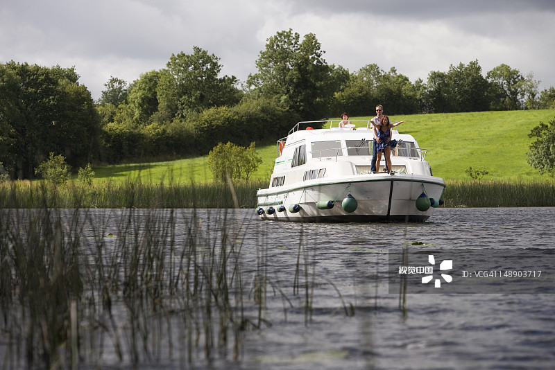 厄恩河贝尔特伯特附近的翡翠星格伦星船屋图片素材
