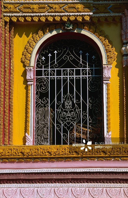 万象守护神西孟家园西孟寺装饰华丽的窗户图片素材