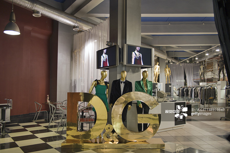 涅瓦大街拱廊的杜嘉班纳商店图片素材