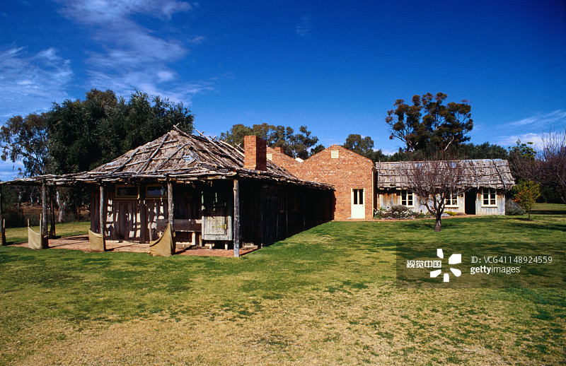 米尔杜拉老家园，原址重建于20世纪80年代图片素材