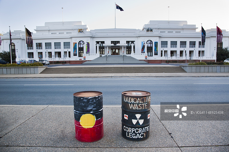 旧议会大厦的政治信息鼓图片素材