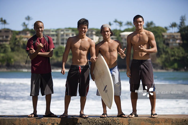 纳威利威利海滩公园的夏威夷冲浪者图片素材