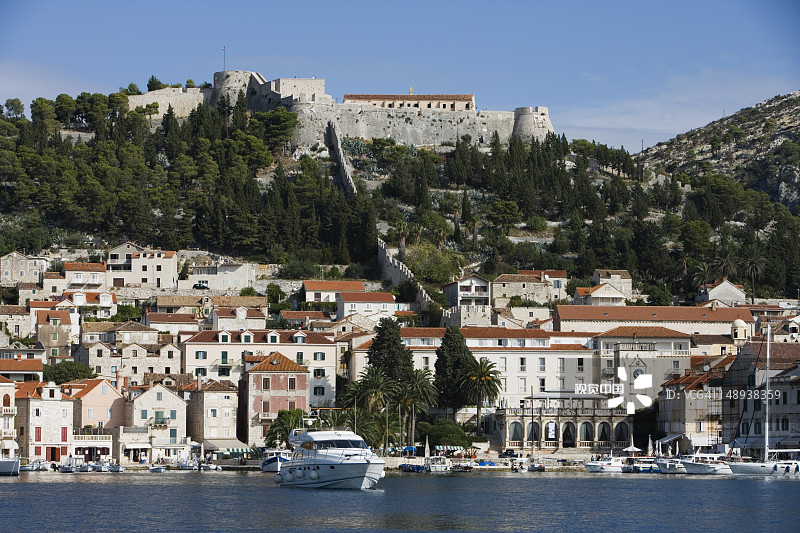 山顶上的要塞图片素材