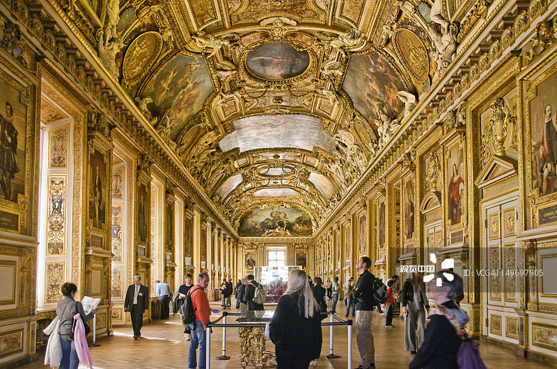 阿波罗画廊和游客，卢浮宫博物馆图片素材