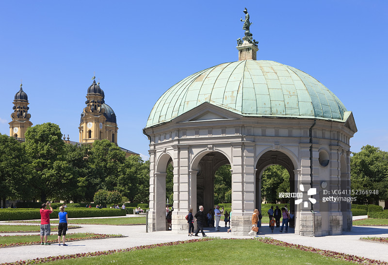 狄安娜神庙，铁阿提纳教堂，宫廷花园图片素材