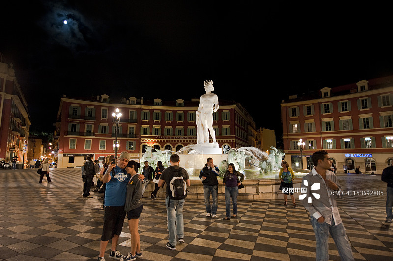 马塞纳广场夜间喷泉图片素材