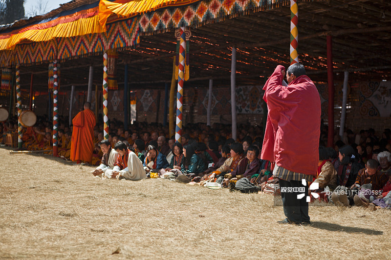 男人在讲课时祈祷图片素材