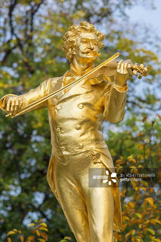 维也纳城市公园内的施特劳斯纪念碑图片素材