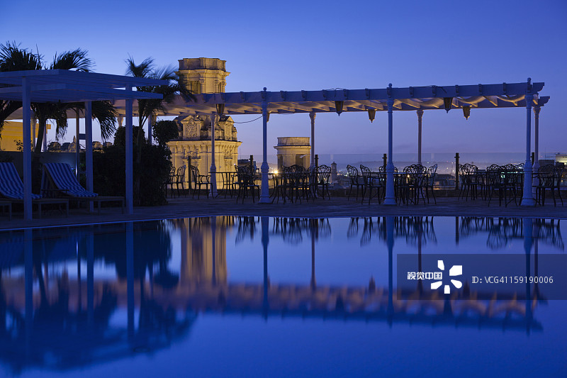 中央公园酒店的屋顶泳池图片素材