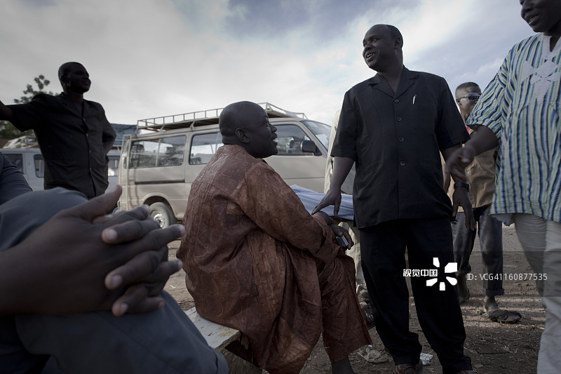 公交车站的司机图片素材