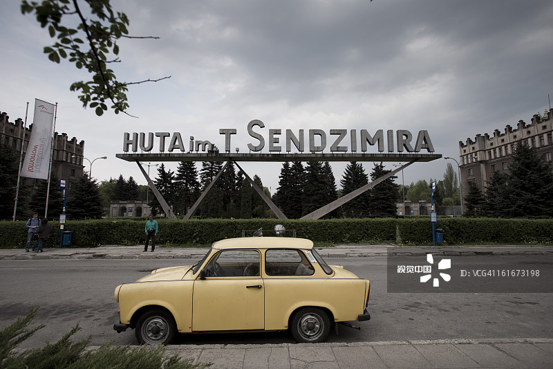 克拉科夫新瓦胡塔的老式汽车图片素材