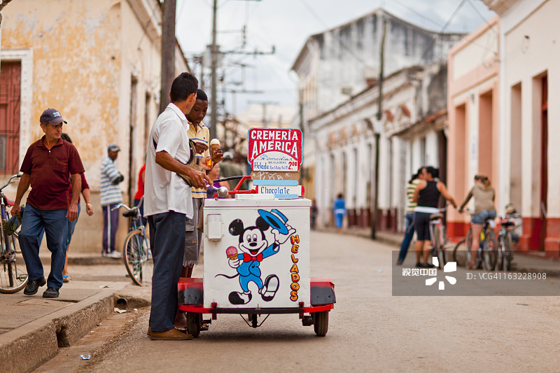 “Cremeria America”冰淇淋车图片素材