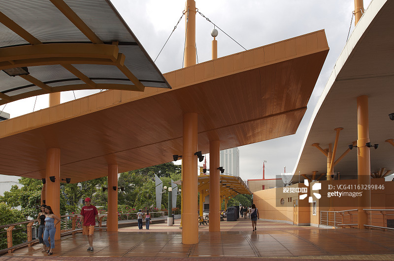 沿瓜亚斯河的Malecon 2000长廊图片素材