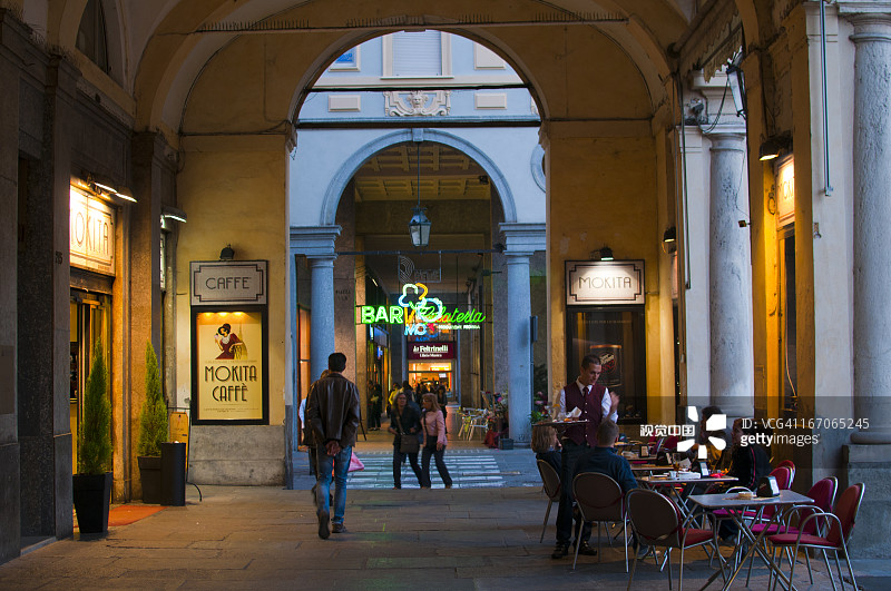 意大利都灵圣卡洛广场的拱廊图片素材