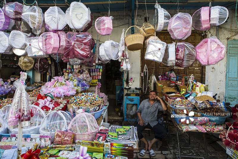 麦地那摊位上的商人图片素材