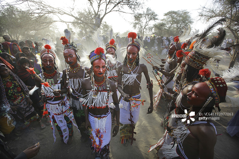 沃达贝部落格莱沃求爱仪式比赛图片素材