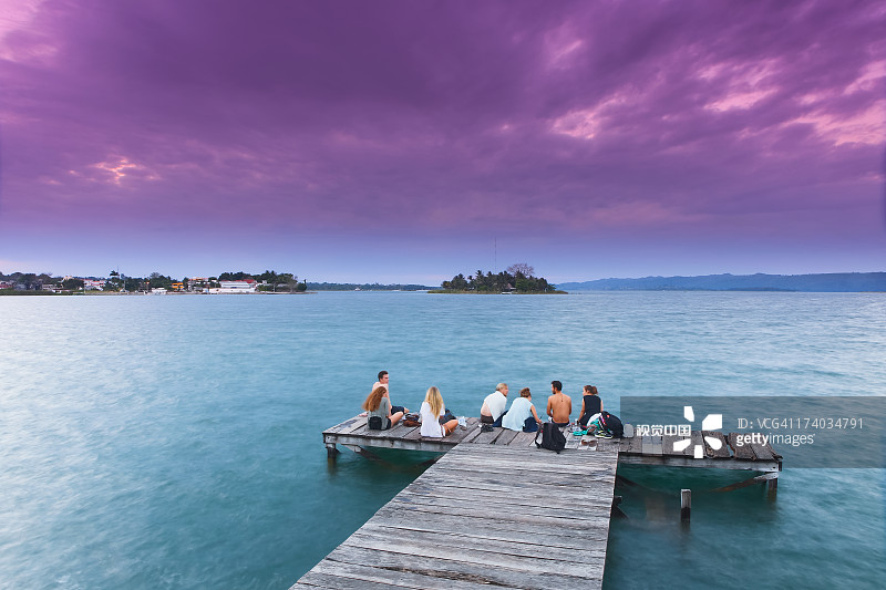 佩滕河畔美丽的日落图片素材