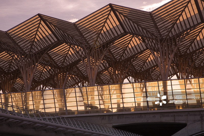 东方火车站，民族公园图片素材