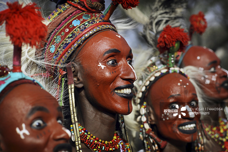 跳亚克舞的沃达贝族男人图片素材