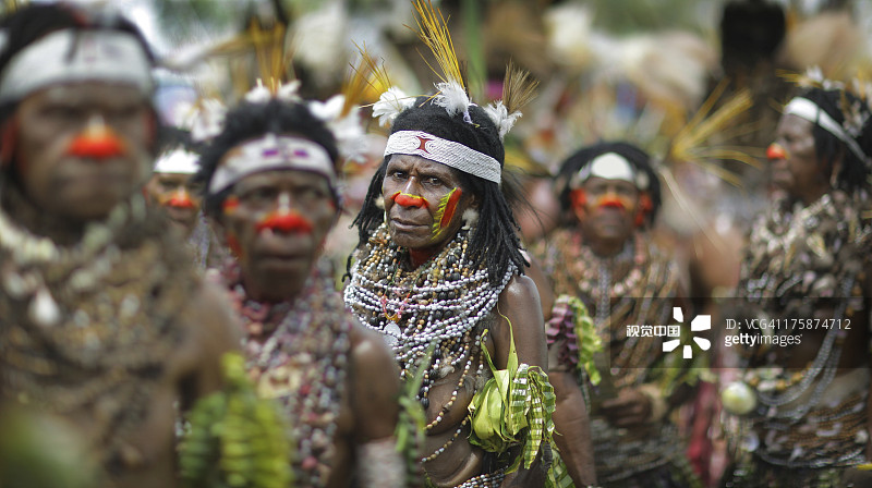 哈根山节上的部落舞蹈图片素材