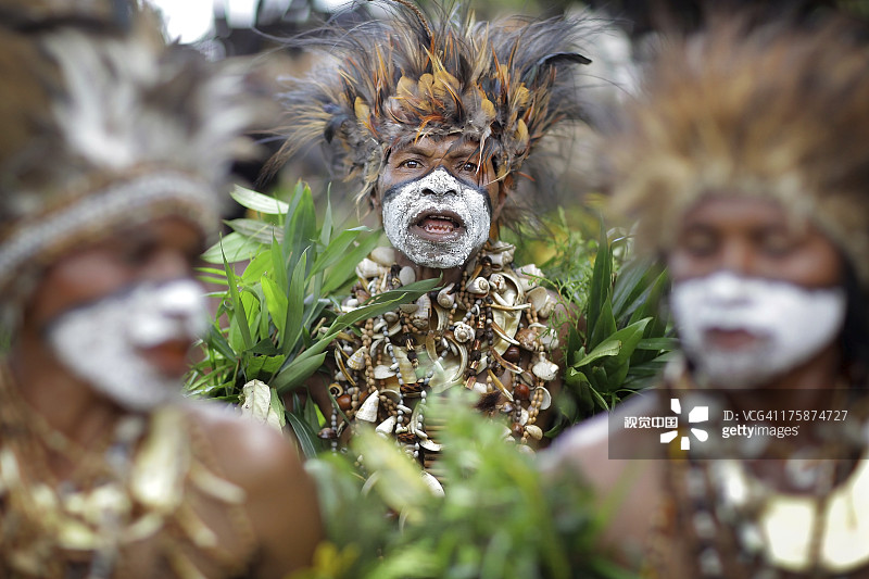 哈根山节上的部落舞蹈图片素材