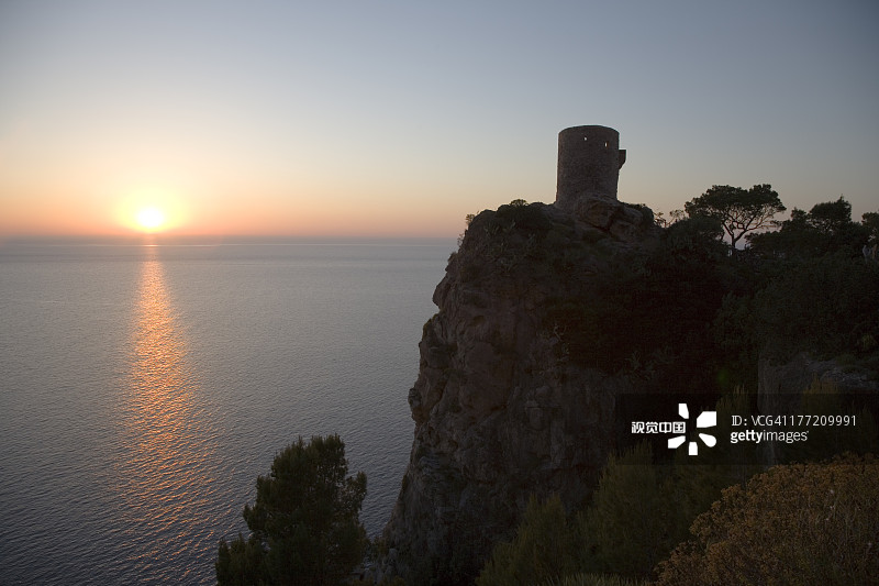 日落时分的塞斯阿尼梅斯瞭望塔图片素材