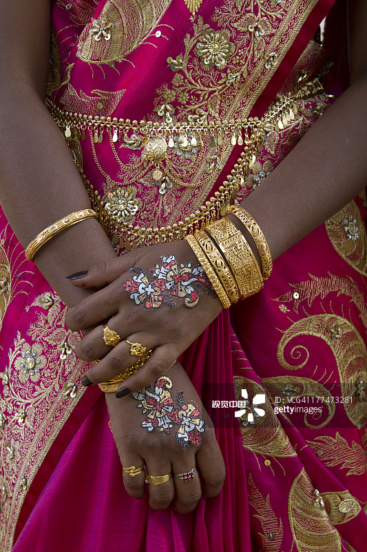 印度喀拉拉邦瓦尔卡拉新娘的装饰品图片素材