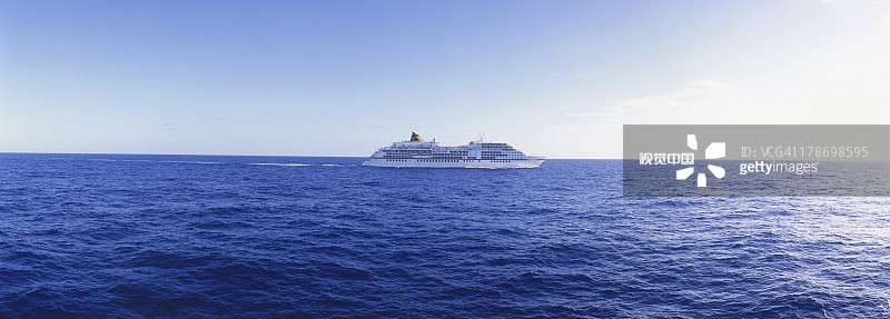 印度洋上的邮轮图片素材