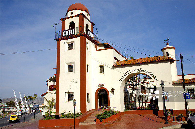 白色、红色和橙色传统风格酒店图片素材