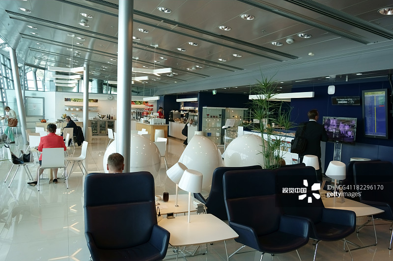 赫尔辛基国际机场的芬兰航空休息室图片素材