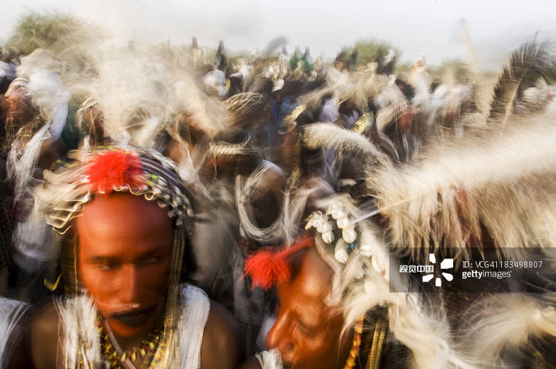 年轻的博罗罗男人在格雷沃尔跳舞图片素材