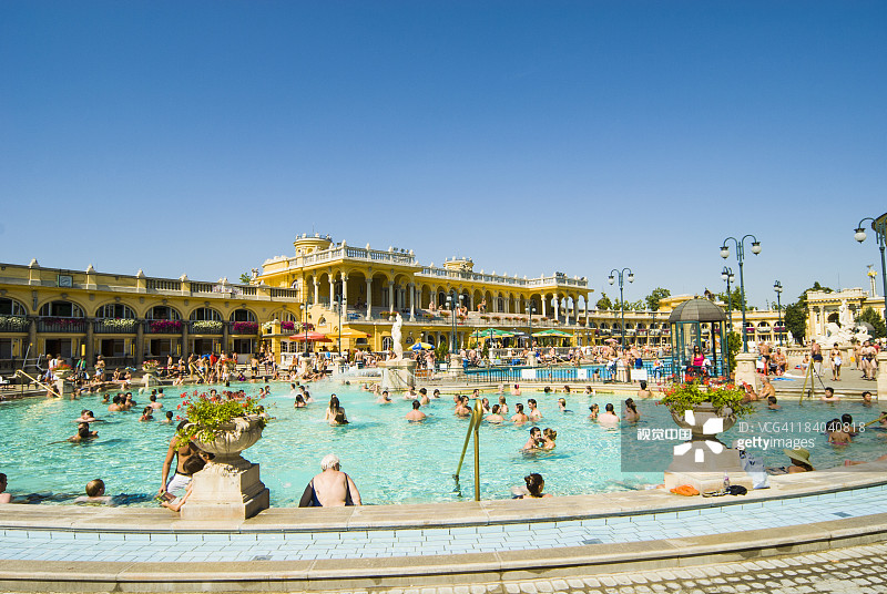 匈牙利布达佩斯塞切尼温泉浴场图片素材