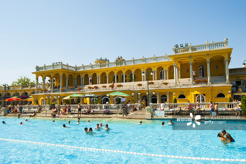匈牙利布达佩斯塞切尼温泉浴场图片素材