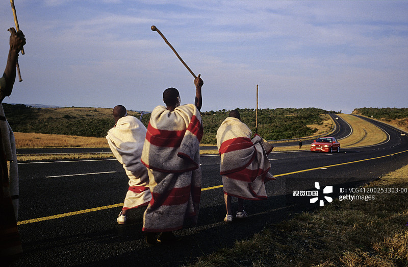 南非东开普省农村地区，科萨族男孩举行成人仪式图片素材