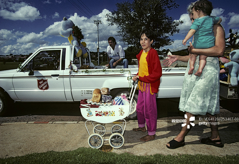 救世军向贫困的南非白人家庭提供食物图片素材